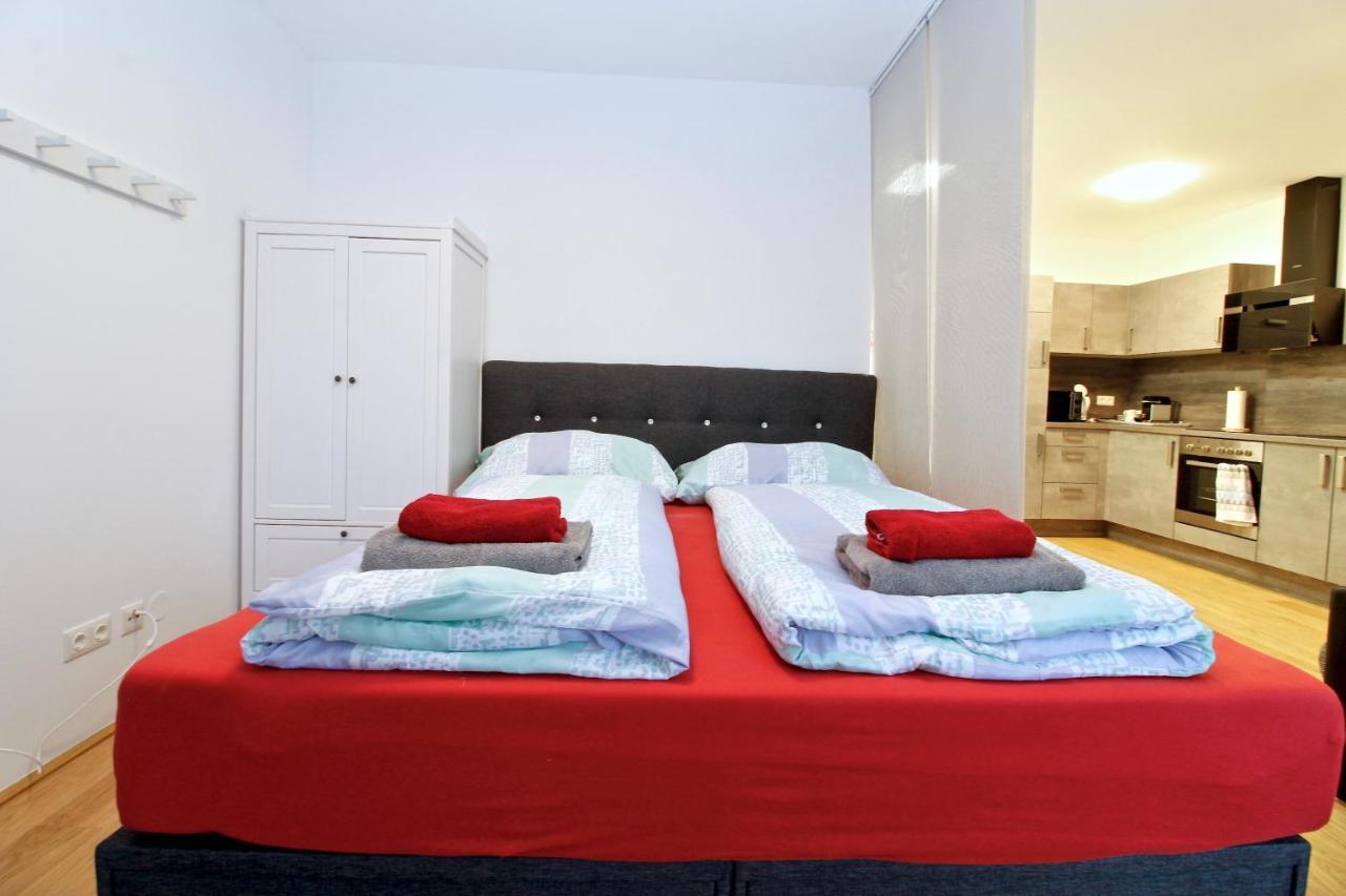 Balcony/Pool/Free Parking Garage Studio Vienna Esterno foto