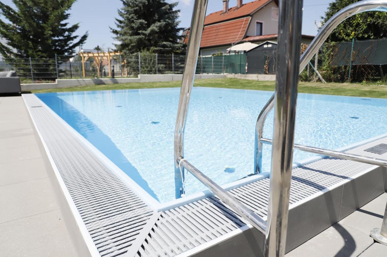 Balcony/Pool/Free Parking Garage Studio Vienna Esterno foto